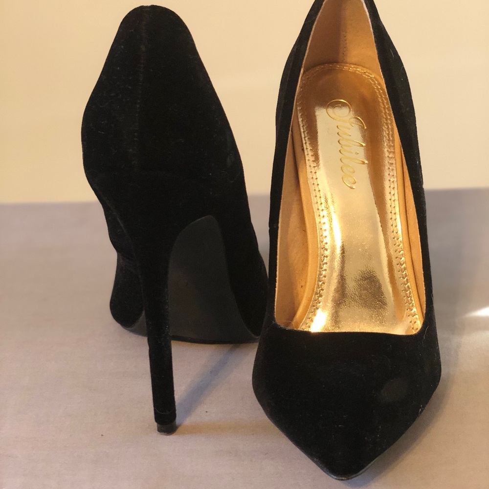 Jubilee Vitto Black Vegan Suede Pointed Toe Pump - Picture 6 of 7